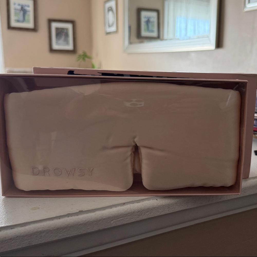 Cream Sleep Mask